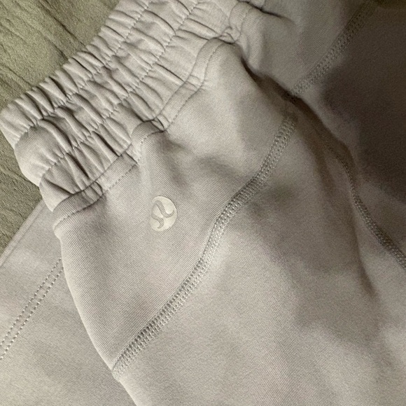 Fake Lululemon pants - Picture 3 of 3
